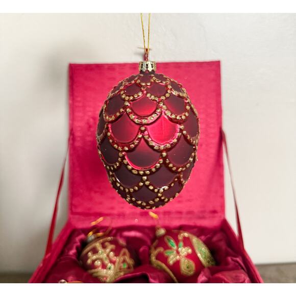 Frontgate Burgundy Glass Egg Ornaments Set of 4 EUC in Box - Picture 9 of 10